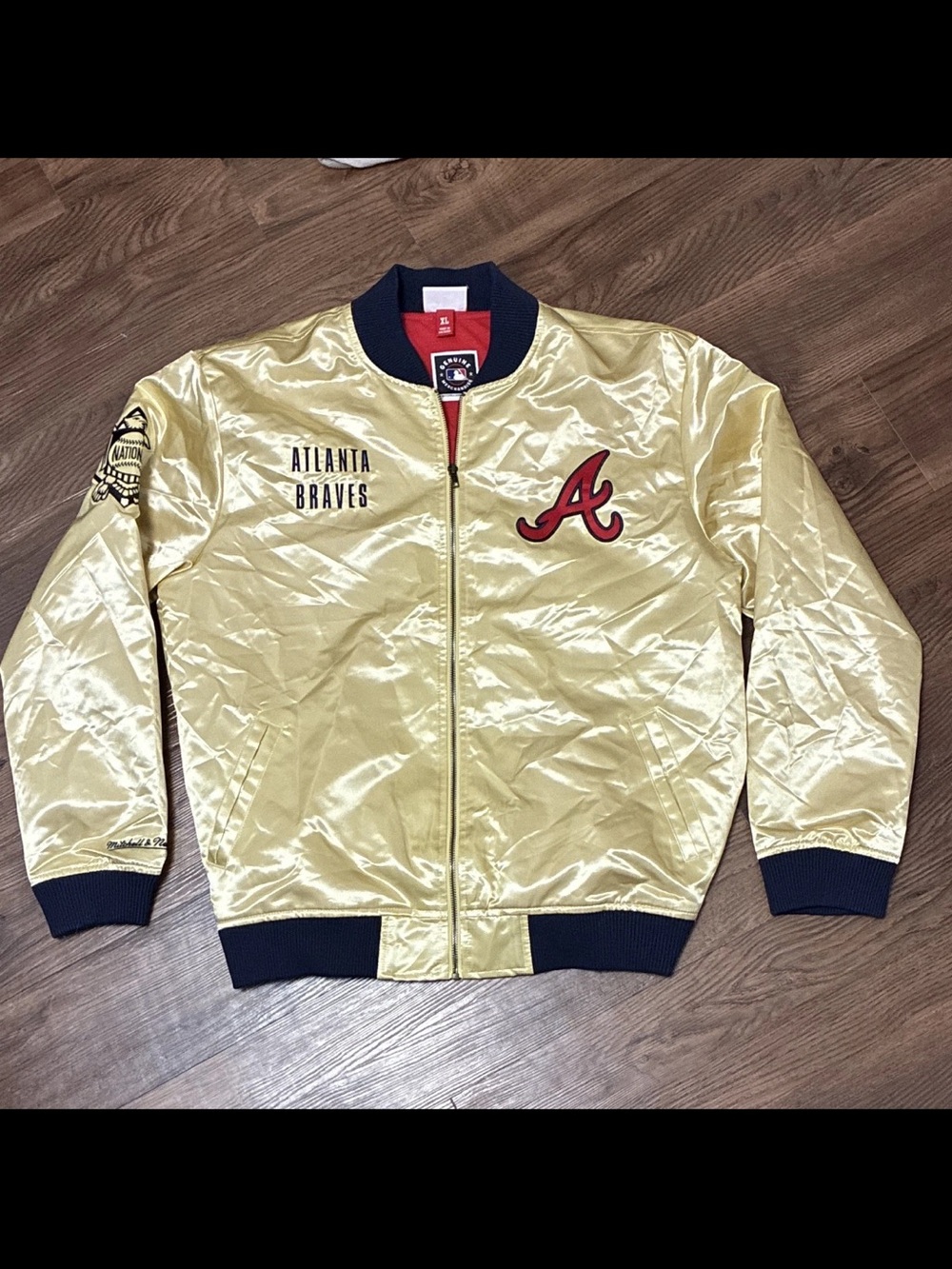 Atlanta Braves MLB Gold Satin Jacket Size XL Genuine Merchandise Mitchell & Ness